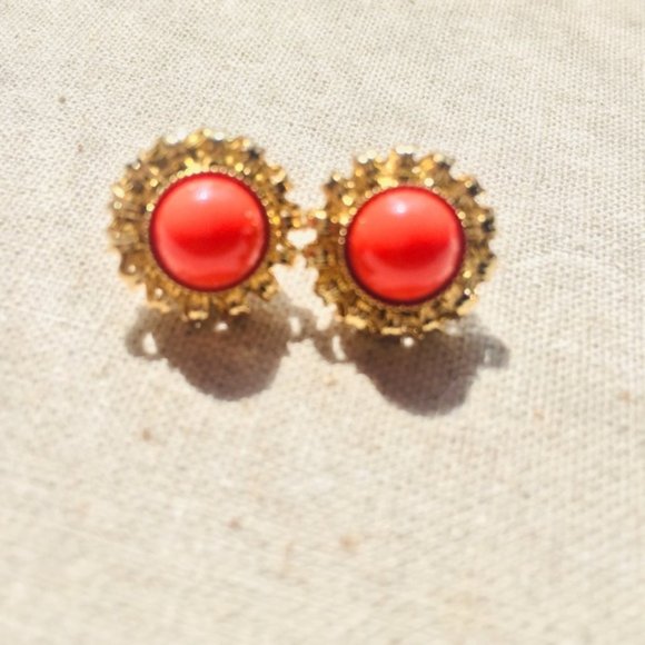 :: Stella & Dot Coral Red Gigi Studs - Picture 6 of 8